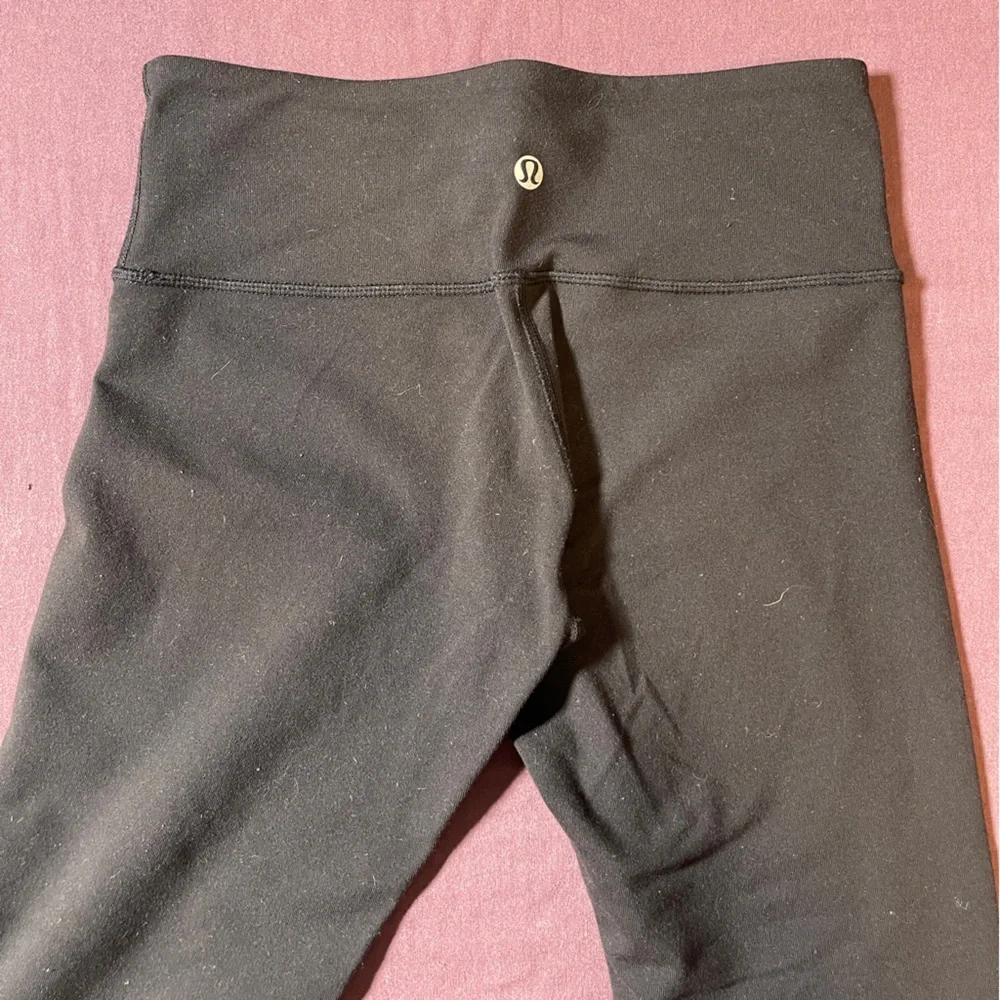 Lululemon Align Crop Leggings in black Capri Pants - Size 4 - EUC - Picture 5 of 7